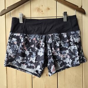 Lululemon Run Times Short II 4" Spring Bloom Multi Black Size 2 W7AK9S
